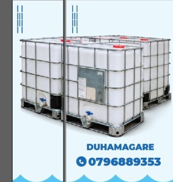 Clean 1000 litre IBC tank, front view